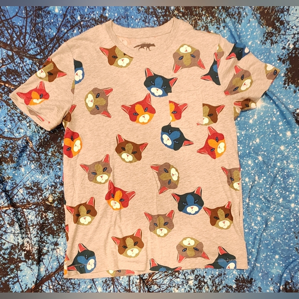 Gray shirt with cat faces XL